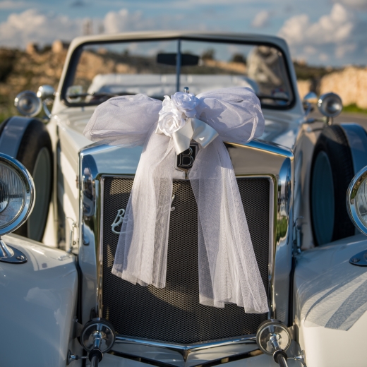 Classic Mercedes 200 wedding car
